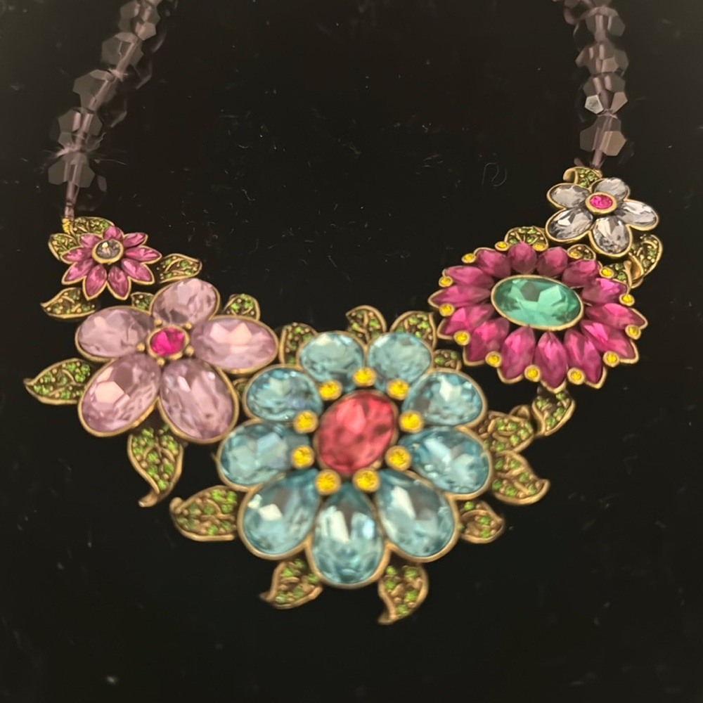 Heidi Daus collectible necklace